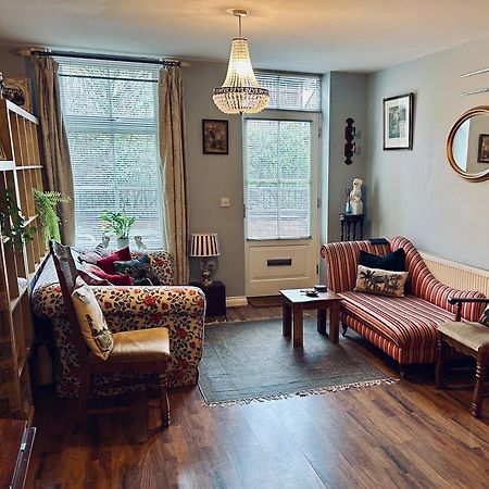 Quirky Town Centre Apartment With River Terrace Macclesfield Exteriör bild
